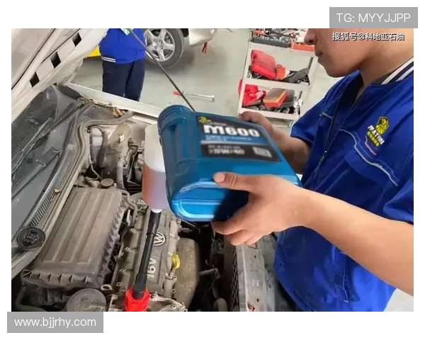 1万公里换机油是坑？修车师傅透露：这个数才不伤发动机！